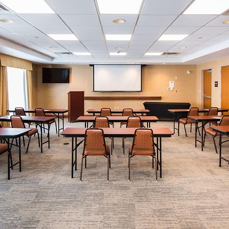 Hampton Inn Presque Isle Exterior photo