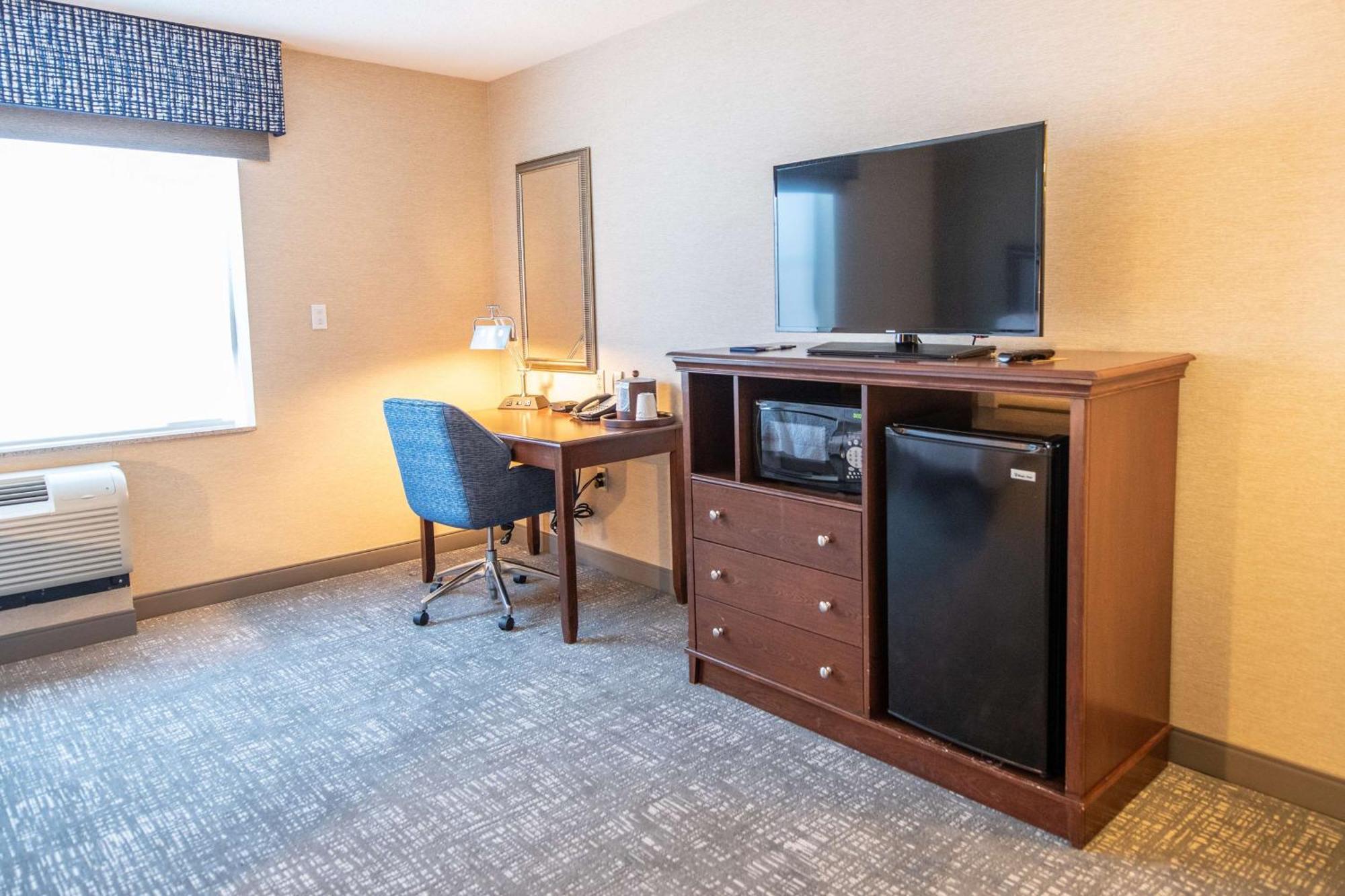Hampton Inn Presque Isle Exterior photo