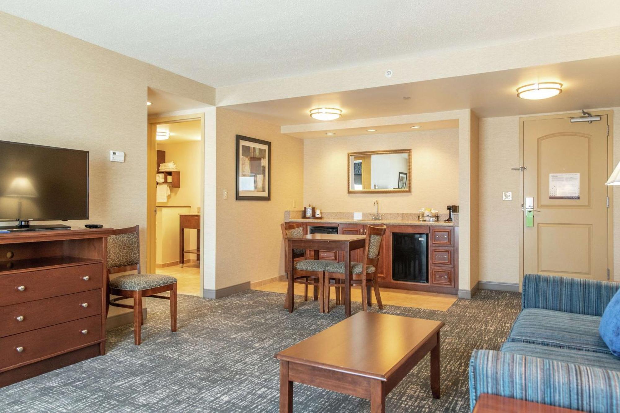 Hampton Inn Presque Isle Exterior photo