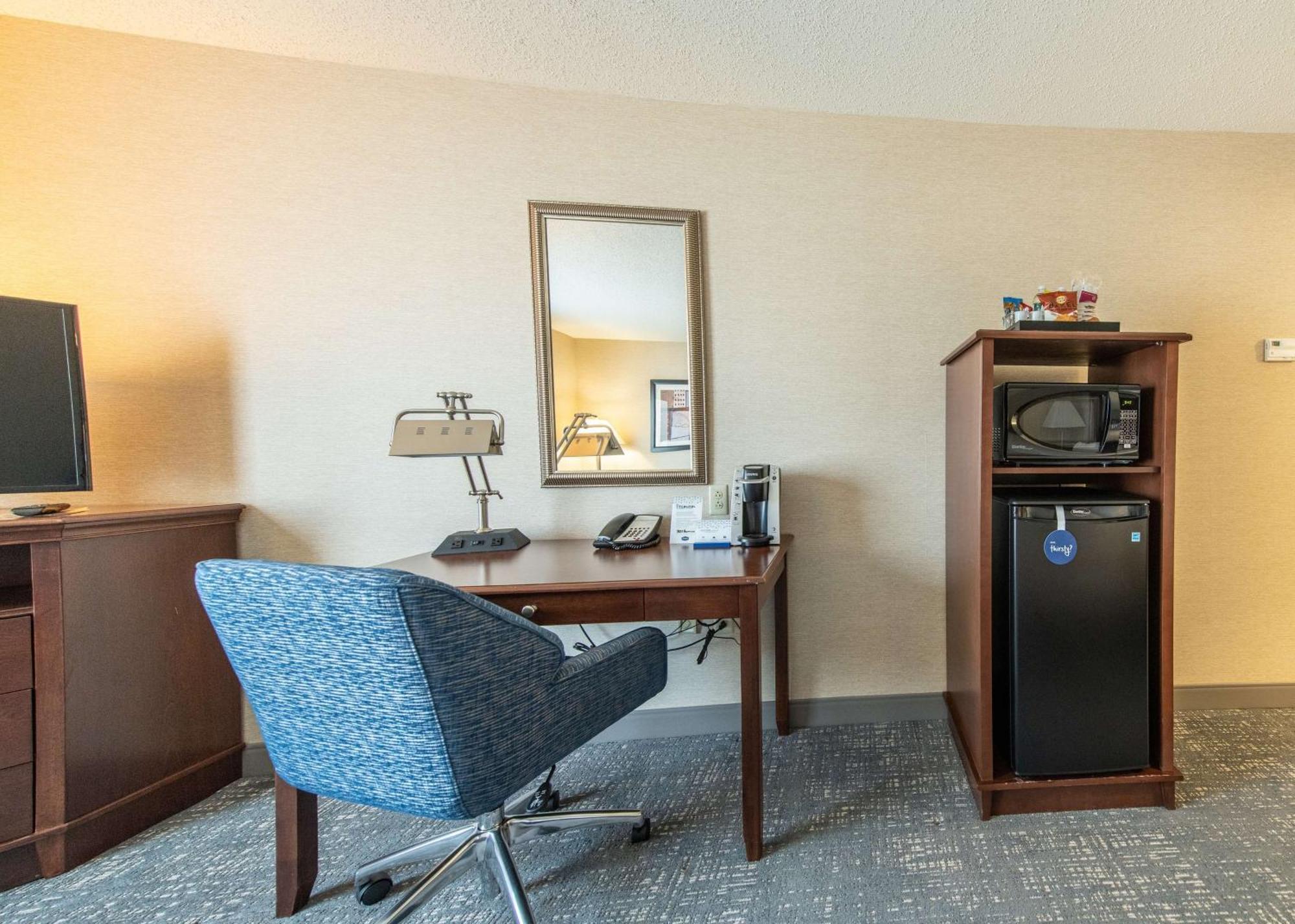Hampton Inn Presque Isle Exterior photo