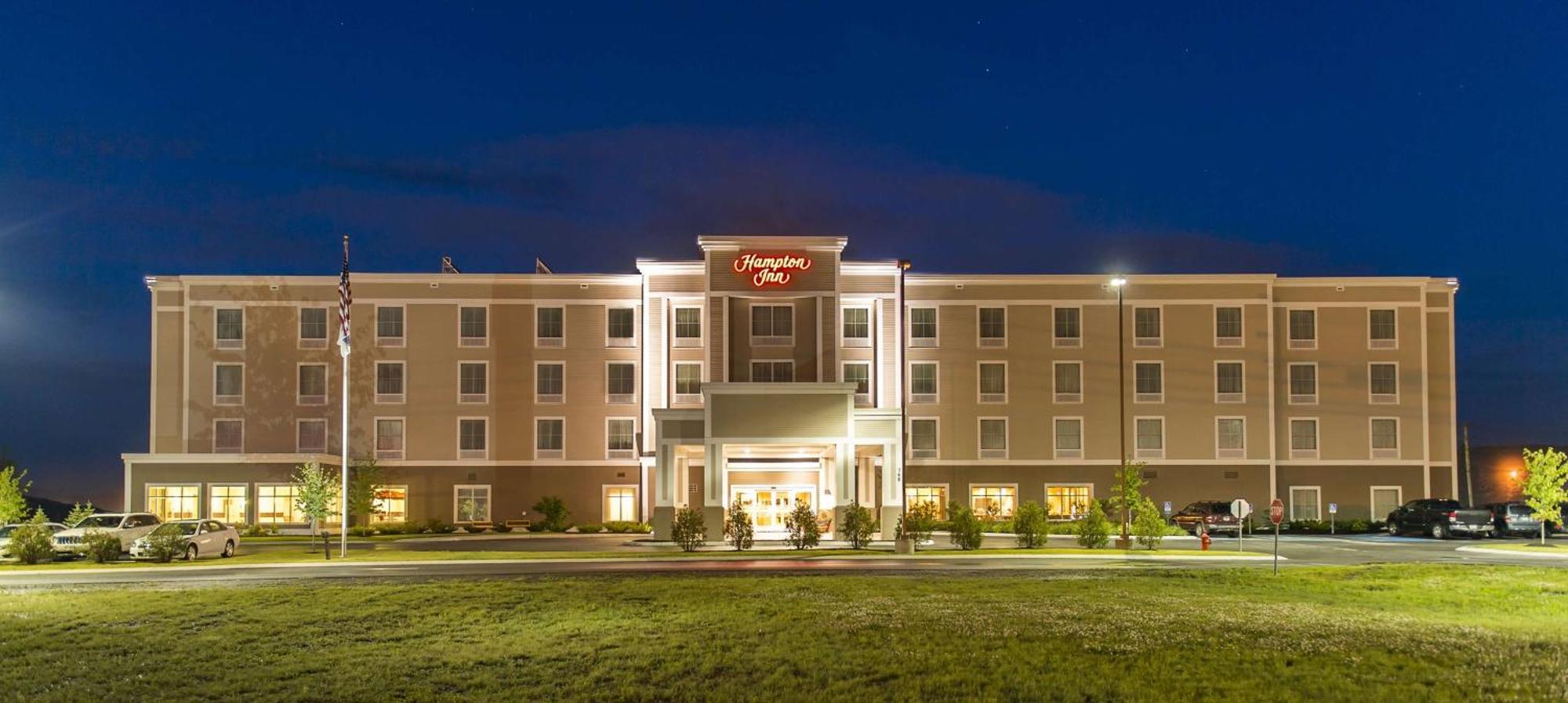 Hampton Inn Presque Isle Exterior photo