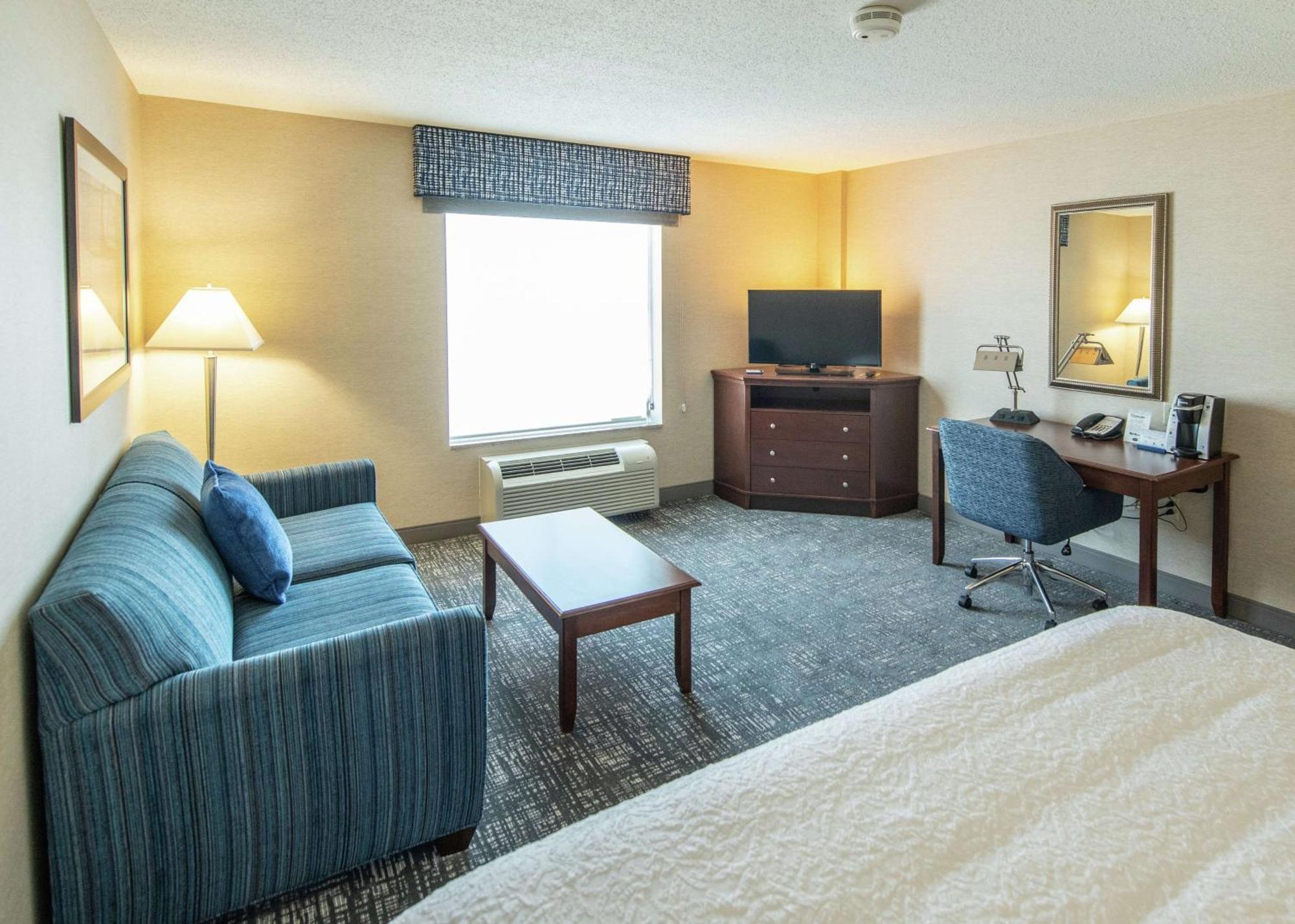 Hampton Inn Presque Isle Exterior photo