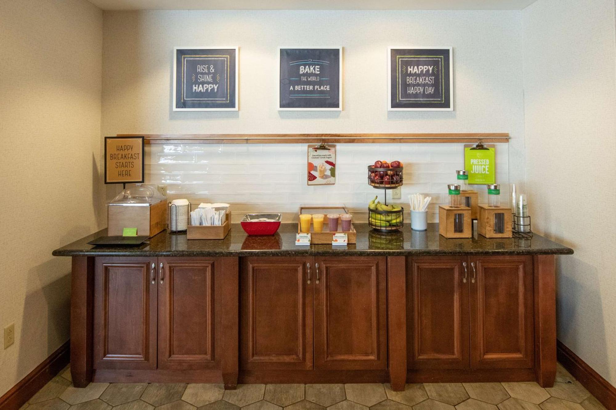 Hampton Inn Presque Isle Exterior photo